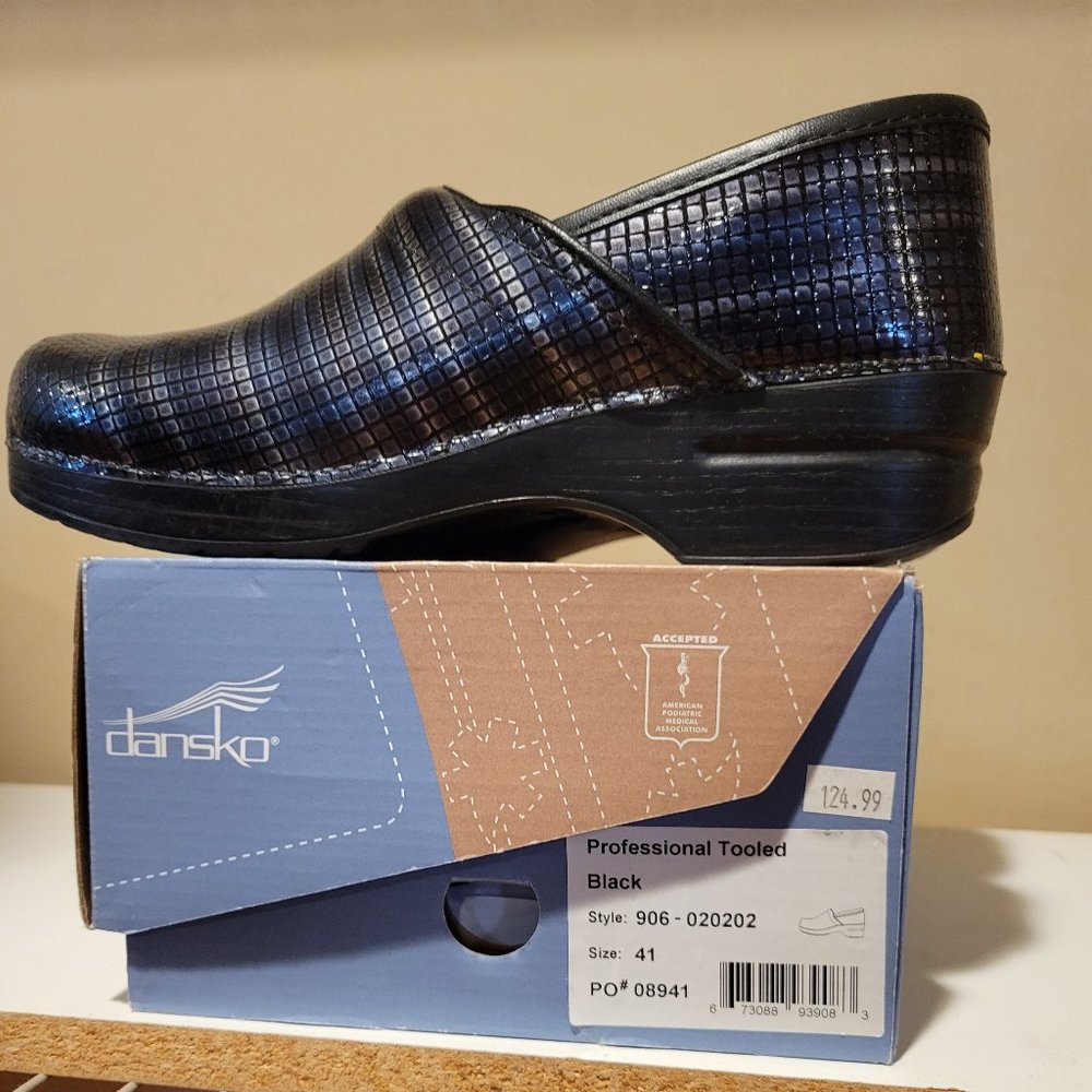DANSKO   SIZE 10.5   BLACK